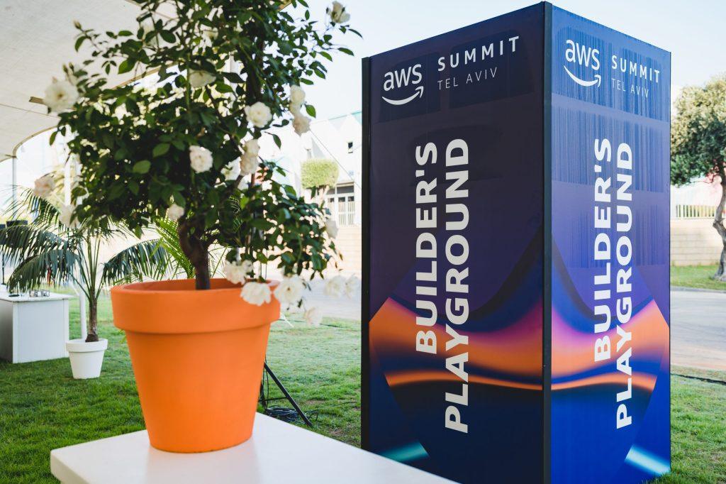 Tomer Foltyn 2022_05_18 AWS Summit TLV 2022 429